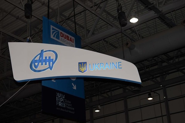 На виставці в Дубаї представили 2 українських транспортних літака