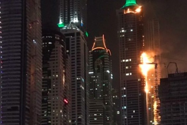 В Дубае горел 79-этажный небоскреб