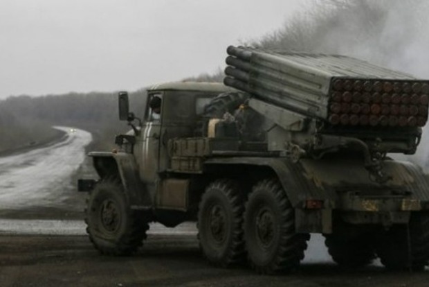 Россия выгрузила на границе с Украиной танки и «Грады»