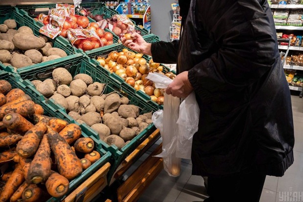 Украинцам посоветовали запасаться едой
