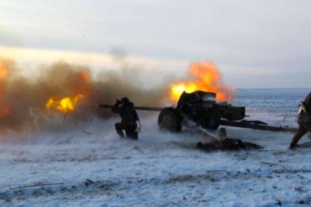 Трое бойцов ВСУ погибли в четверг на Донбассе в ходе обстрелов