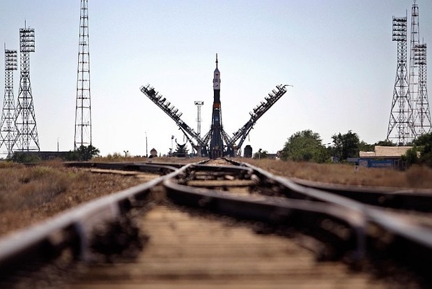 Запуск спутника с российского космодрома отложили на неопределенный срок