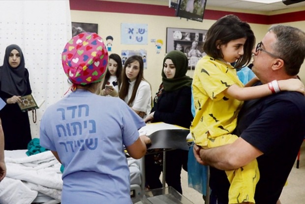 В Израиле девочке отрезали голову и пришили обратно