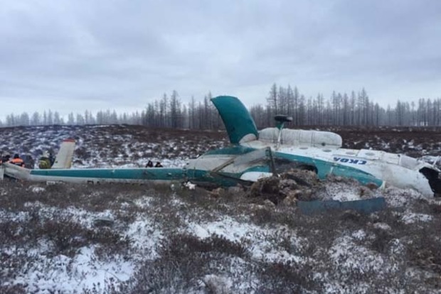 З'явилося відео з місця аварії вертольота Мі-8 у Росії