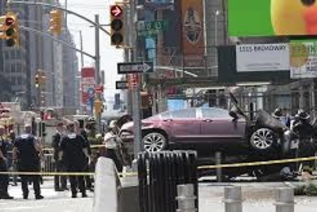Появились новые видео наезда на пешеходов в центре Нью-Йорка‍