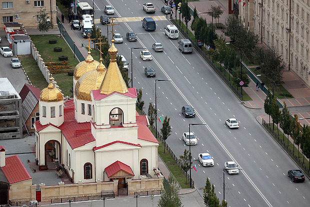 У Грозному стався напад на храм: є загиблі і поранені
