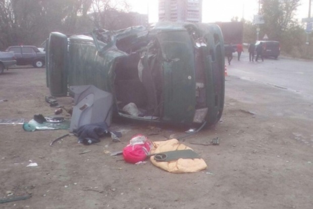 Грузовик протаранил микроавтобус с пассажирами в Запорожье, есть погибшие