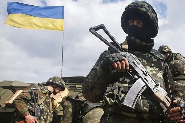 В АТО на неизвестном устройстве подорвался украинский военный 
