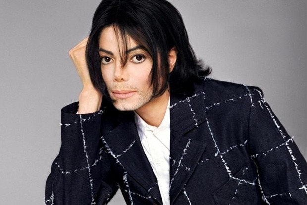 В мире сносят статуи Майкла Джексона