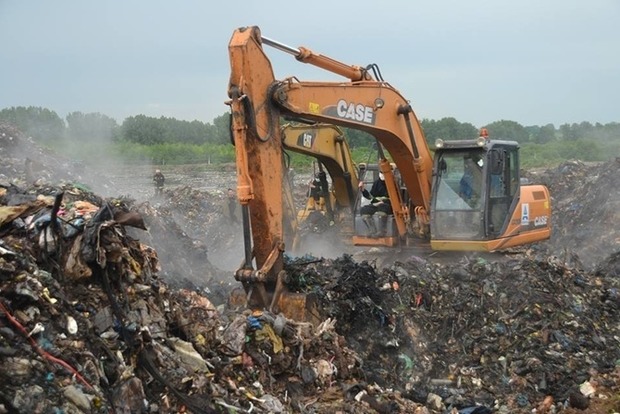 Полиция Днепропетровской области возбудила дело из-за львовского мусора