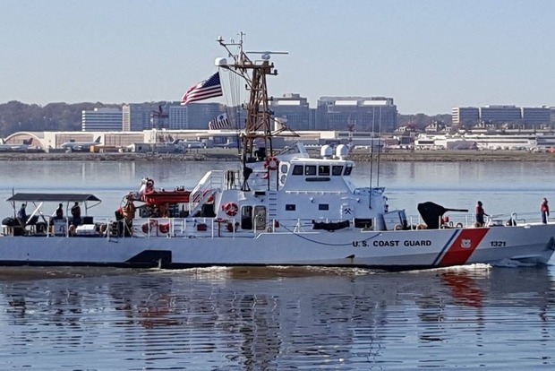 США передают ВМС Украины списанные патрульные катера Island