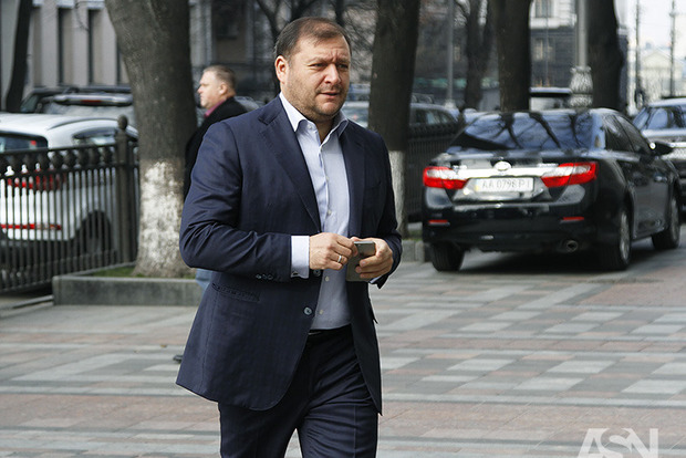 Добкін дав Януковичу транспорт перед втечею з України - екс-охоронець