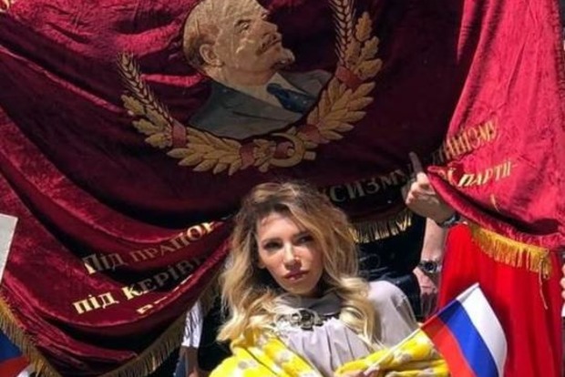 Делегація РФ на Євробаченні несла прапори ЛНР і ДНР