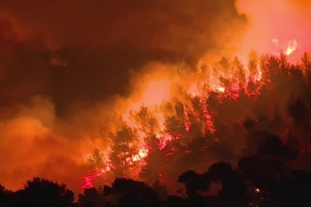 На юге Франции бушуют пожары (видео)