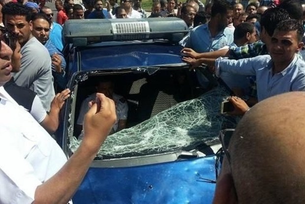 У Каїрі поліцейський убив одну людину і поранив двох через чашку чаю