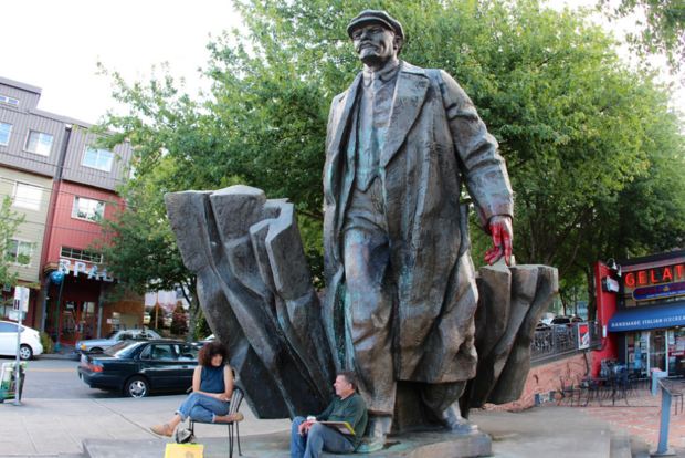 У США мер Сіетла закликає демонтувати пам'ятник Леніну
