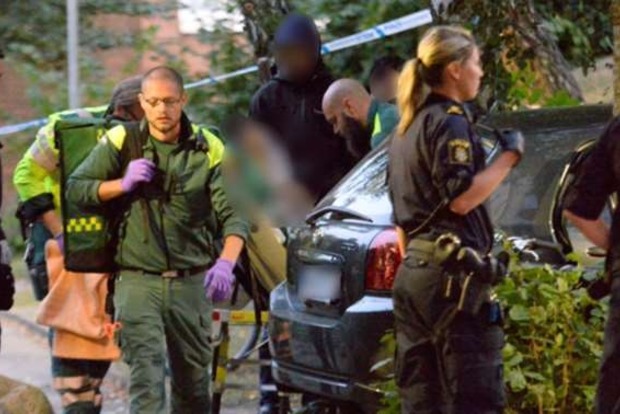 В шведском Мальмё в результате перестрелки ранены четыре человека, взорван автомобиль