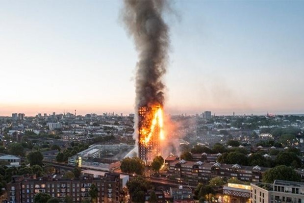 Число жертв ужасного пожара в высотке Лондона возросло до 17 человек