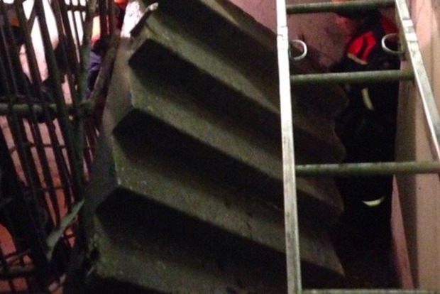 Во львовской школе обрушилась лестница между этажами