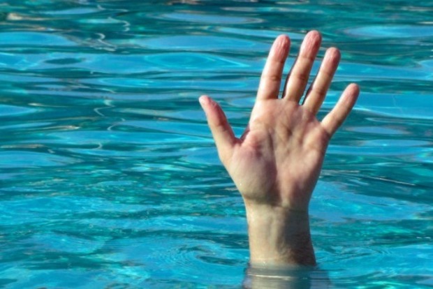 Первокурсник утонул в университетском бассейне‍ во Львове
