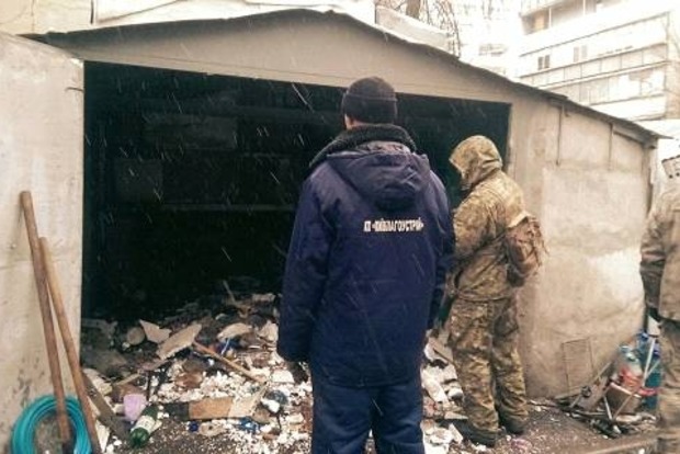 В Киеве при сносе гаражей нашли арсенал оружия 