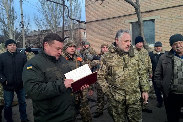 Жебрівський пропонує призначити комендантами Опитного і Водяного військових