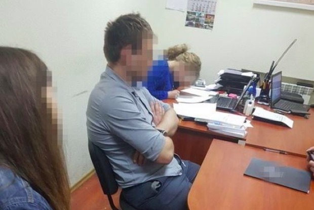 На взятке в $20 тыс. в Киеве задержан старший следователь налоговой инспекции