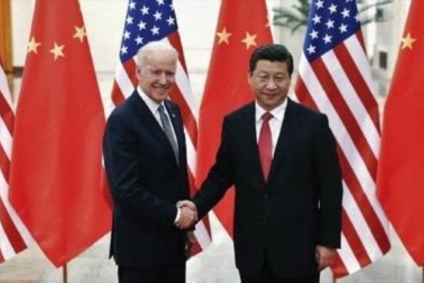 Байден і Цзіньпін обговорили по телефону питання співпраці між США і Китаєм