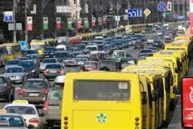 Частные перевозчики Киева решили поднять проезд на 1 грн