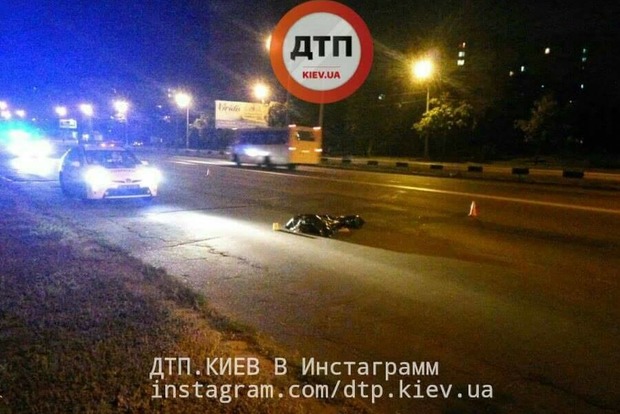 На Братиславской в Киеве иномарка на польских номерах насмерть сбила пешехода