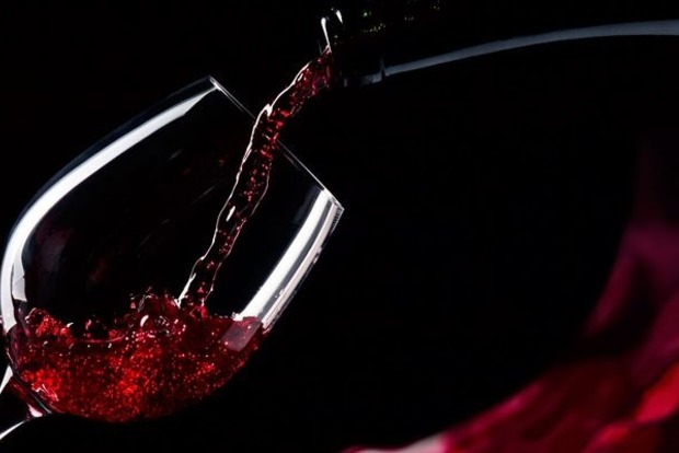 Червоне вино допомагає схуднути - дослідження