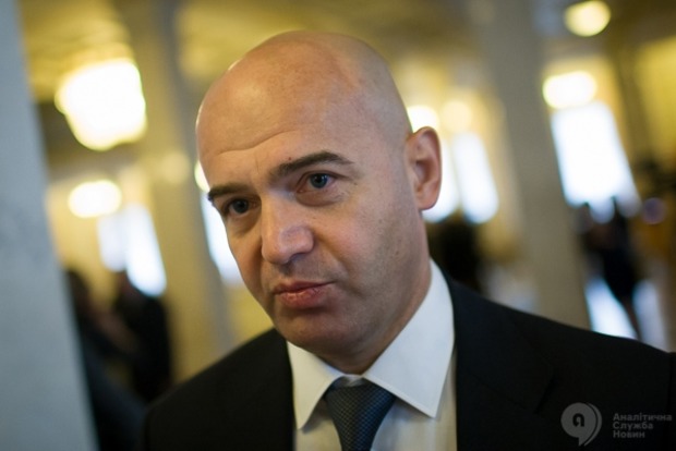 Кононенко снимает с себя полномочия первого заместителя главы фракции БПП