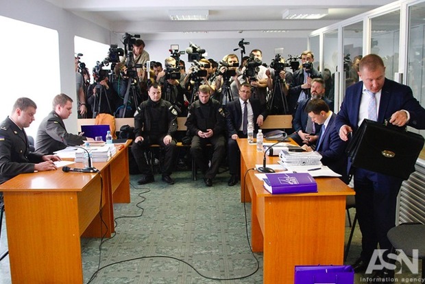 Суд над Януковичем про держзраду оголосив перерву до 15 серпня
