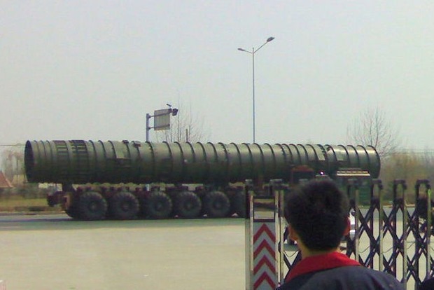Китай развернул баллистическую ракету на границе с РФ - СМИ