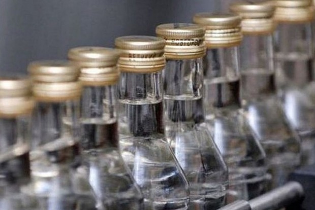 Число померлих від отруєння сурогатним алкоголем зросло до 63
