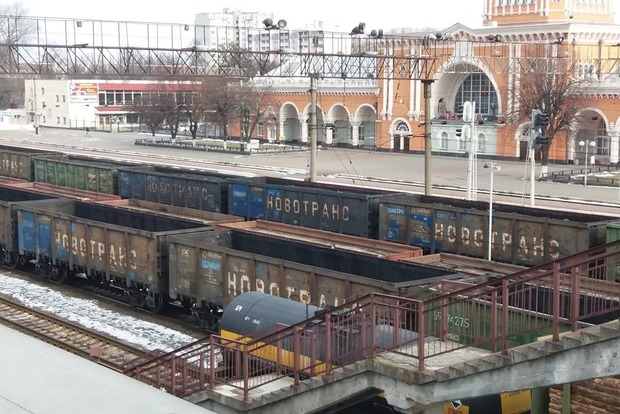 У мережі показали, як всупереч блокаді в Україну завозять російське вугілля