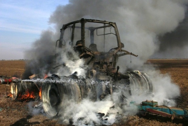 У Донецькій області трактор наїхав на вибуховий пристрій, є загиблі