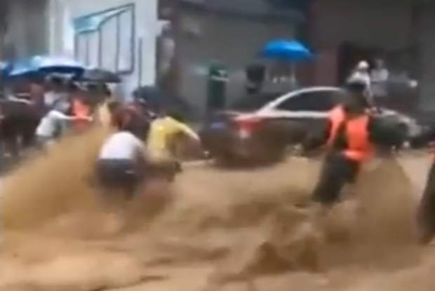 В Китае в результате серьезного наводнения пострадали 5 млн человек
