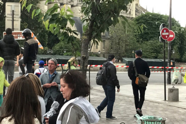 Нападение возле Нотр-Дам в Париже совершил француз алжирского происхождения, он задержан
