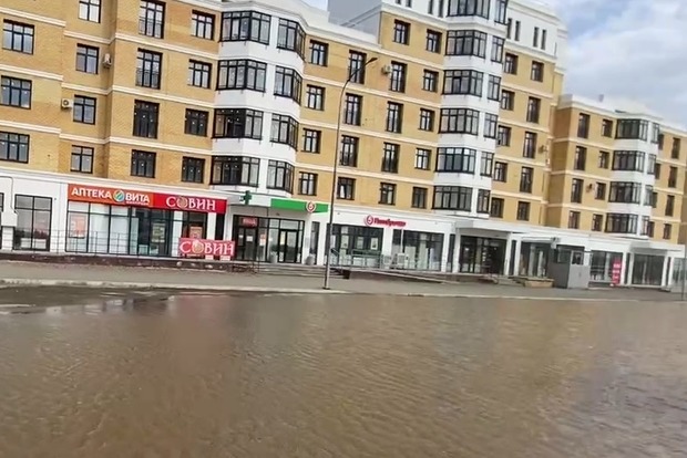Оренбург продовжує затоплювати, влада очікує спаду води найближчими днями