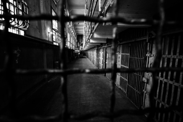 По «закону Савченко» из тюрем могут выйти тысячи опасных преступников