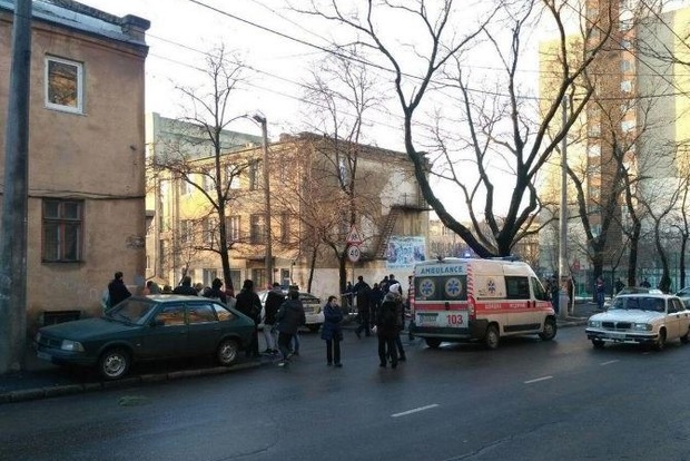 Кровавая бойня в Одессе. Преступник убит, трое полицейских ранены (видео 18+)