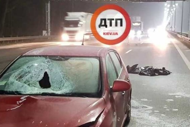 На Бориспільській трасі під Києвом Hyundai збив пішохода на смерть