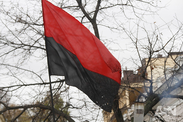 На зло Польщі: Тернопіль і Львів будуть офіційно вивішувати прапор ОУН