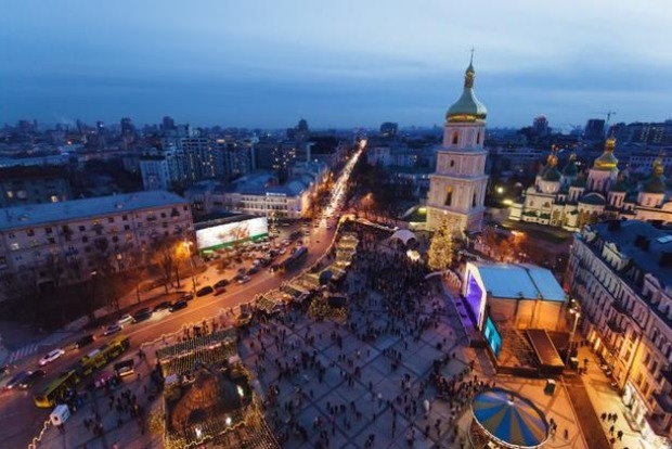 Праздничный Киев с высоты птичьего полета: видео