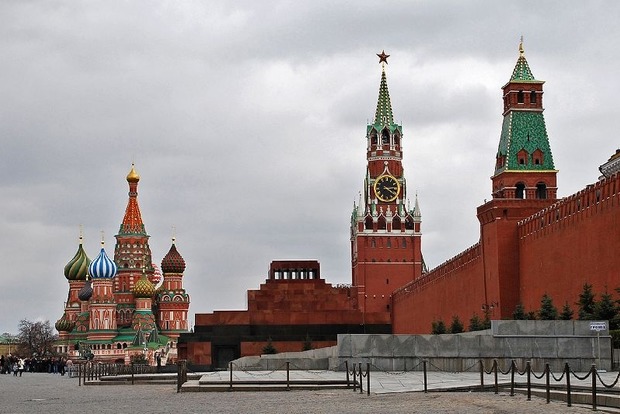 В Москву экстренно съезжаются депутаты и сенаторы из-за посла РФ в Украине