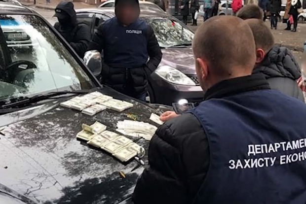 Депутаты и полиция Одесчины наладили схему вымогательства денег за местные земли