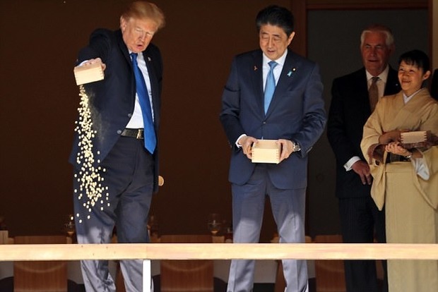 Очередной конфуз: нетерпеливый Трамп насмешил японцев