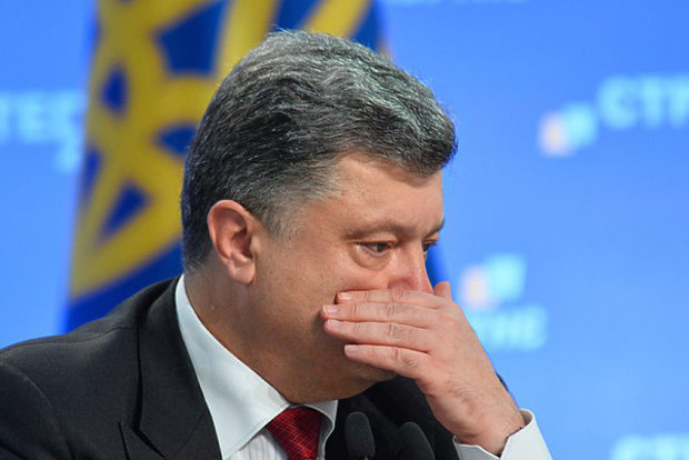 Порошенко внезапно передумал приходить в суд над Януковичем и попросил конференц-связь
