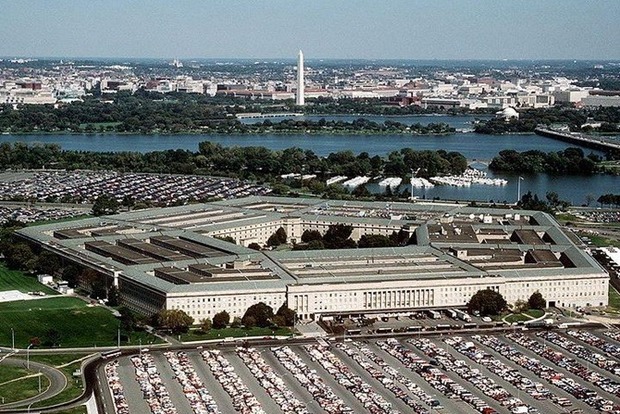 Хакеры взломали базу данных Пентагона 